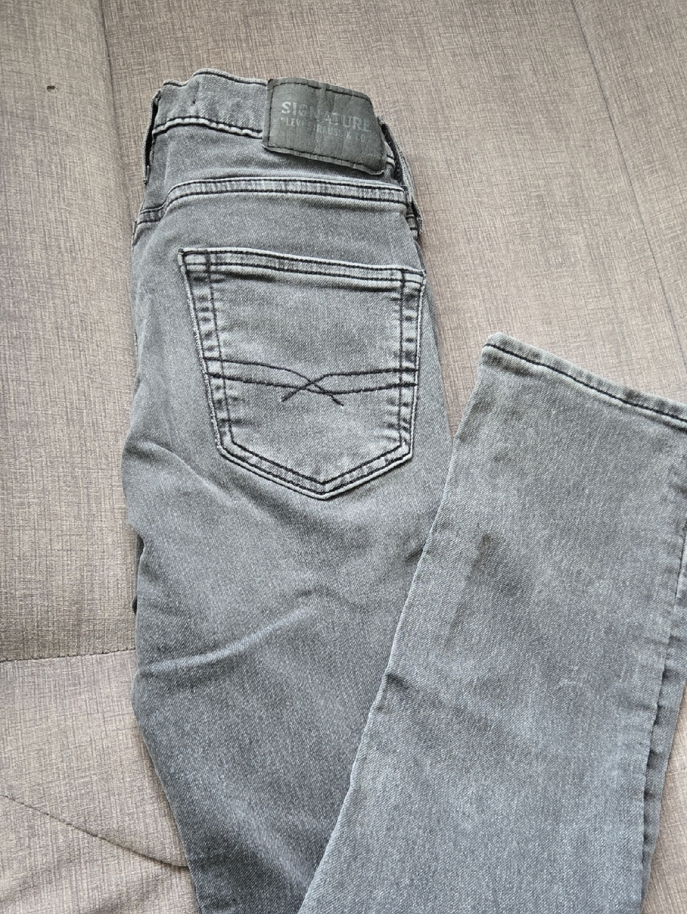 Signature Studio Men’s Gray Skinny Jeans